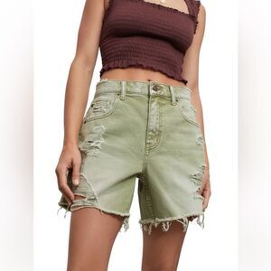 NWT BDG Destroyed Shorts Sz 26